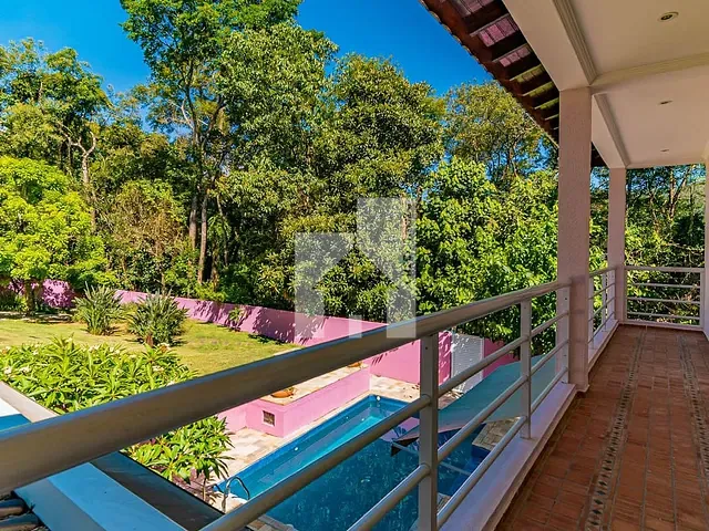 Sobrado com 1000m² 4 quartos e 5 banheiros, à venda, no bairro Alpes dos Araçás (Jordanésia) em Cajamar