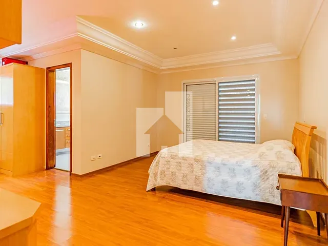 Sobrado com 1000m² 4 quartos e 5 banheiros, à venda, no bairro Alpes dos Araçás (Jordanésia) em Cajamar