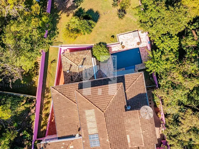 Sobrado com 1000m² 4 quartos e 5 banheiros, à venda, no bairro Alpes dos Araçás (Jordanésia) em Cajamar