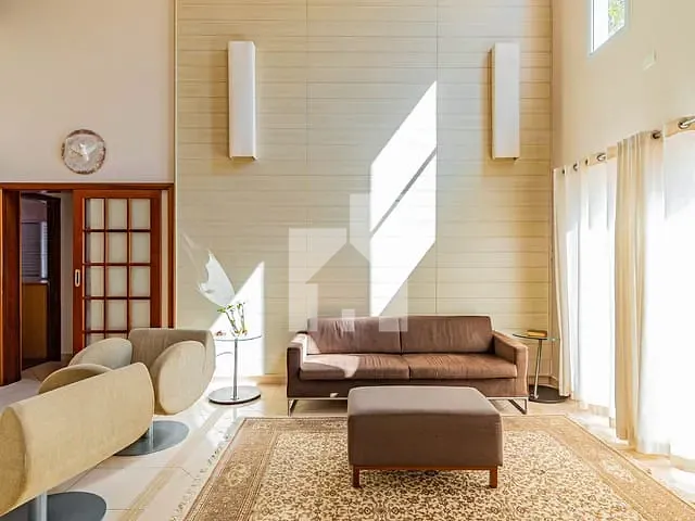 Sobrado com 1000m² 4 quartos e 5 banheiros, à venda, no bairro Alpes dos Araçás (Jordanésia) em Cajamar