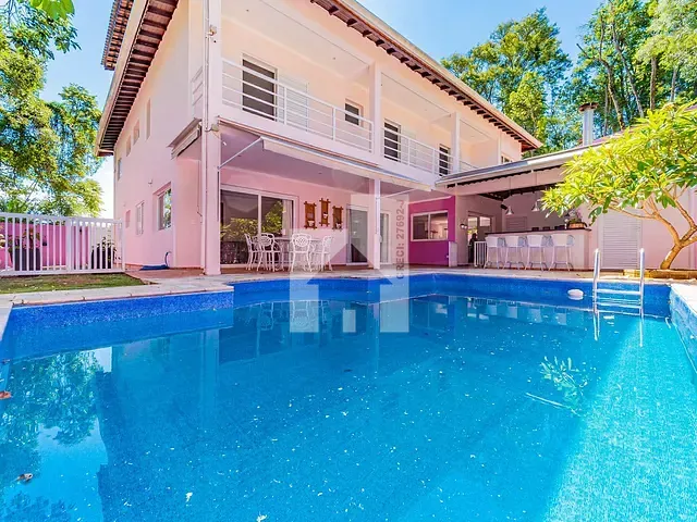 Sobrado com 1000m² 4 quartos e 5 banheiros, à venda, no bairro Alpes dos Araçás (Jordanésia) em Cajamar