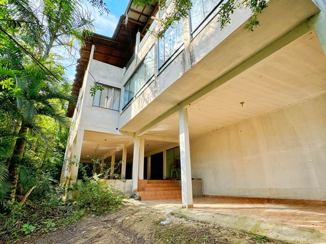 Sobrado com 3680m² 3 quartos e 2 banheiros, à venda, no bairro Praia Alegre em Penha