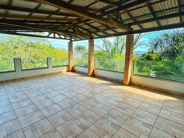 Sobrado com 3680m² 3 quartos e 2 banheiros, à venda, no bairro Praia Alegre em Penha