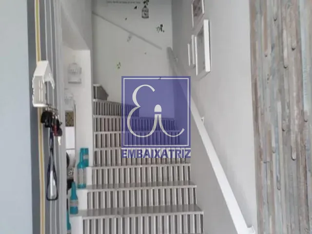 Sobrado com 100m² 2 quartos e 2 banheiros, à venda ou para alugar, no bairro Jardim Limoeiro em São José dos Campos