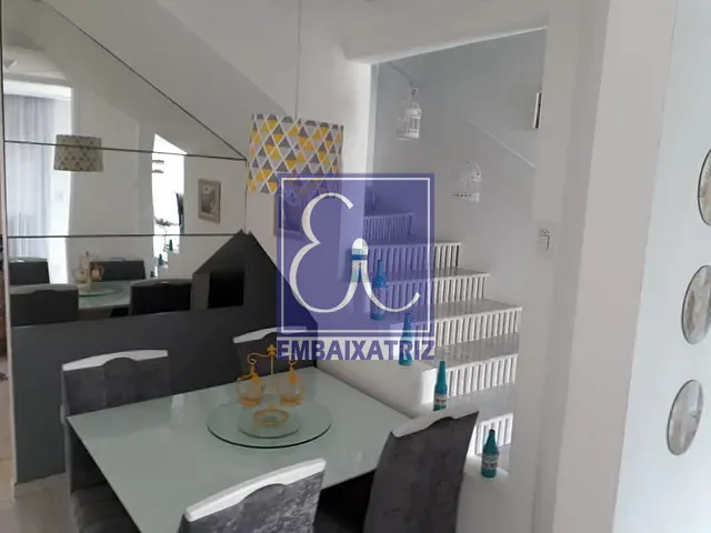 Sobrado com 100m² 2 quartos e 2 banheiros, à venda ou para alugar, no bairro Jardim Limoeiro em São José dos Campos