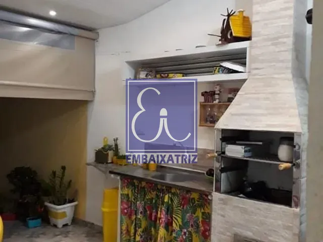 Sobrado com 100m² 2 quartos e 2 banheiros, à venda ou para alugar, no bairro Jardim Limoeiro em São José dos Campos