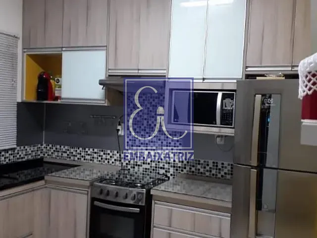 Sobrado com 100m² 2 quartos e 2 banheiros, à venda ou para alugar, no bairro Jardim Limoeiro em São José dos Campos
