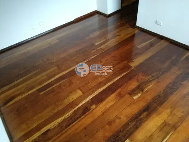 Sobrado com 375m² 4 quartos e 3 banheiros, à venda ou para alugar, no bairro Iguaçu em Londrina