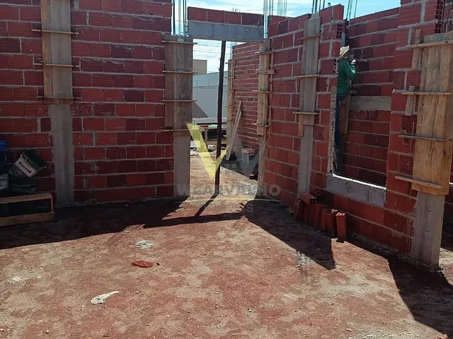 Sobrado com 150m² 3 quartos e 3 banheiros, à venda, no bairro Parque Brasilia em Anápolis