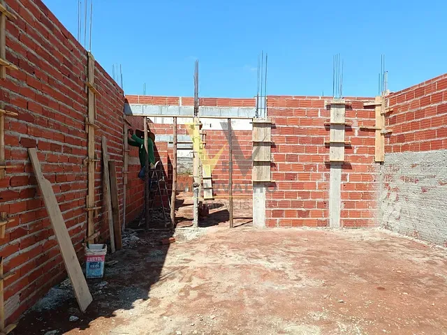 Sobrado com 150m² 3 quartos e 3 banheiros, à venda, no bairro Parque Brasilia em Anápolis