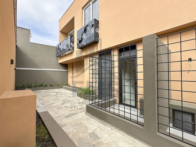 Sobrado com 183m² 3 quartos e 3 banheiros, à venda, no bairro Campo Comprido em Curitiba