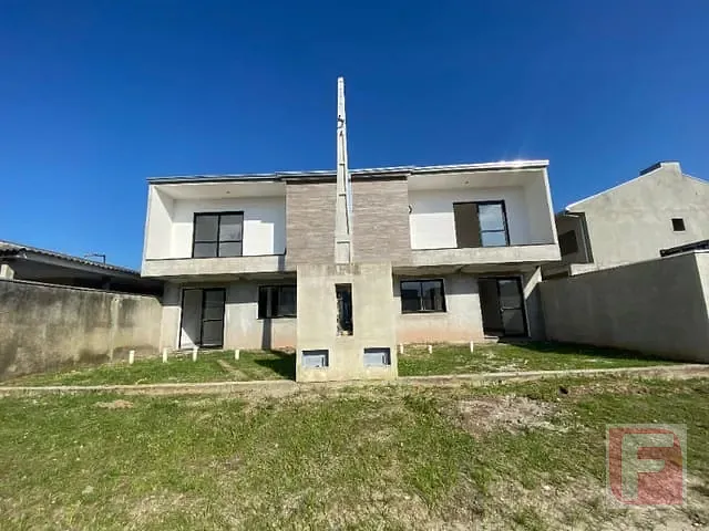 Sobrado 3 quartos e 2 banheiros, à venda, no bairro Pontal do Norte em Itapoá