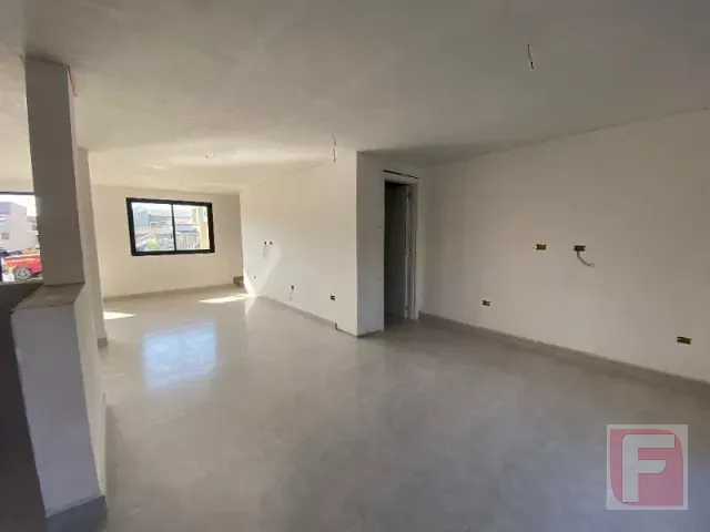 Sobrado 3 quartos e 2 banheiros, à venda, no bairro Pontal do Norte em Itapoá