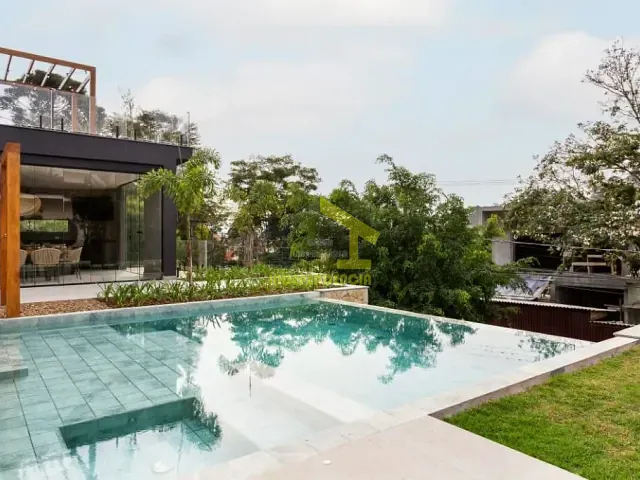 Sobrado com 1250m² 6 quartos e 8 banheiros, à venda, no bairro Tamboré em Barueri