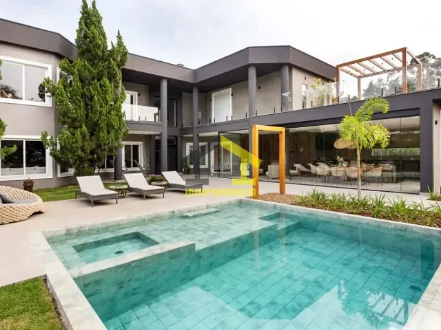 Sobrado com 1250m² 6 quartos e 8 banheiros, à venda, no bairro Tamboré em Barueri