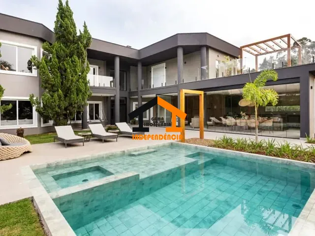 Sobrado com 1250m² 6 quartos e 8 banheiros, à venda, no bairro Tamboré em Barueri