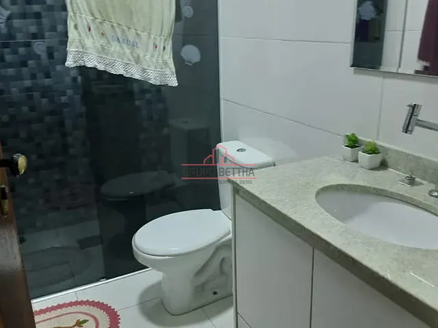 Sobrado com 125m² 3 quartos e 3 banheiros, à venda, no bairro Parque Santa Tereza em Jandira