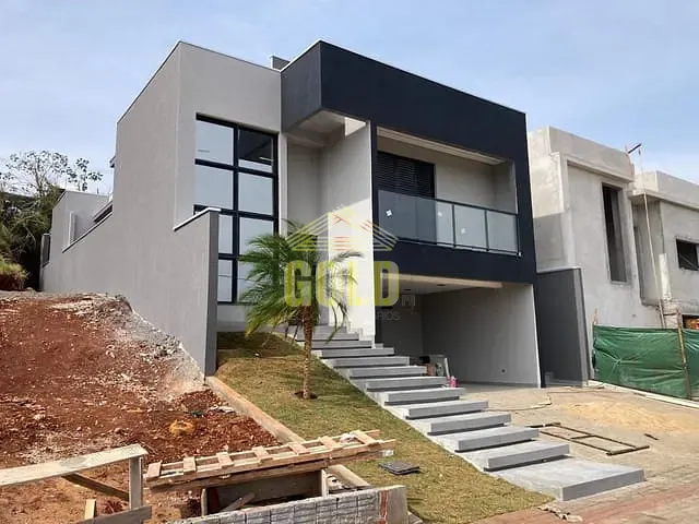 Sobrado com 264m² 3 quartos e 5 banheiros, à venda, no bairro Jardim Morumbi em Londrina