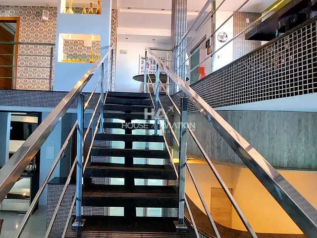 Sobrado com 338m² 7 quartos e 7 banheiros, à venda, no bairro Residencial Recanto do Bosque em Goiânia