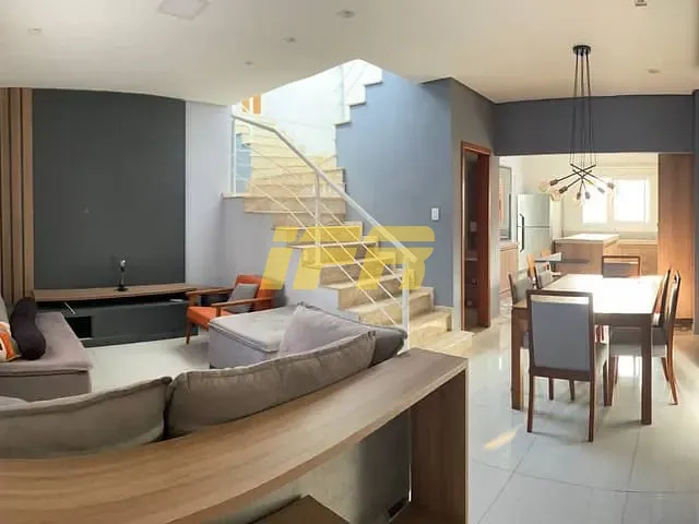 Sobrado com 100m² 3 quartos e 2 banheiros, à venda, no bairro Parque Santo Antônio em Taubaté