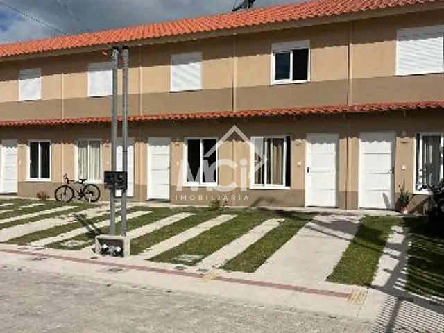 Sobrado 2 quartos e 1 banheiro, à venda, no bairro Três Vendas em Pelotas