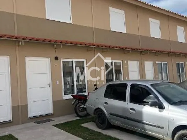 Sobrado 2 quartos e 1 banheiro, à venda, no bairro Três Vendas em Pelotas