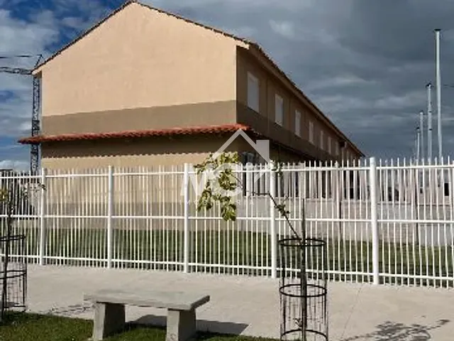 Sobrado 2 quartos e 1 banheiro, à venda, no bairro Três Vendas em Pelotas