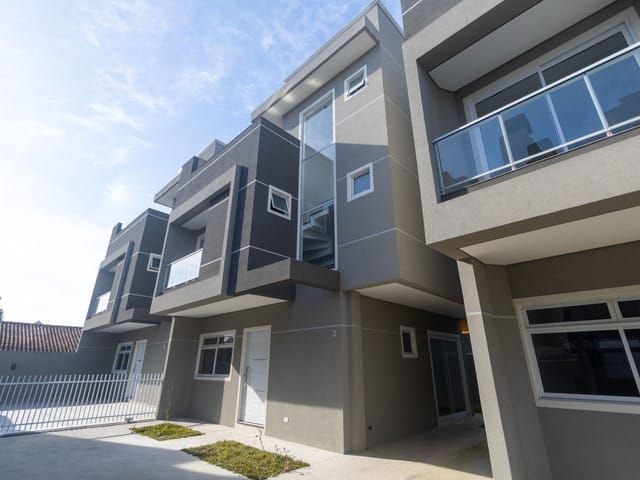Sobrado com 95m² 3 quartos e 2 banheiros, à venda, no bairro Bairro Alto em Curitiba