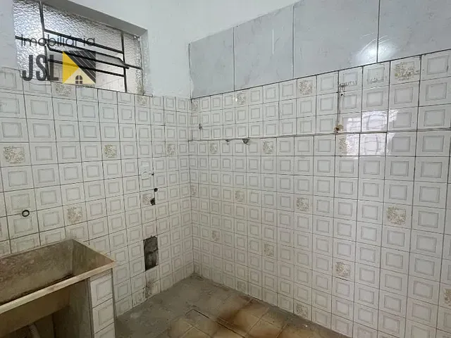 Sobrado com 184m² 3 quartos e 2 banheiros, para alugar, no bairro Vila Bandeirantes em Caçapava
