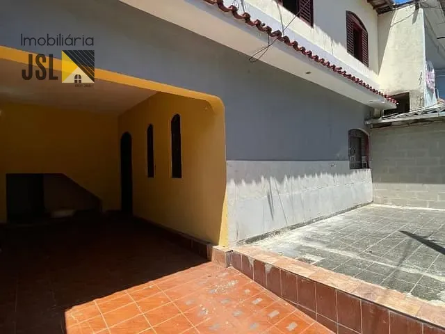 Sobrado com 184m² 3 quartos e 2 banheiros, para alugar, no bairro Vila Bandeirantes em Caçapava