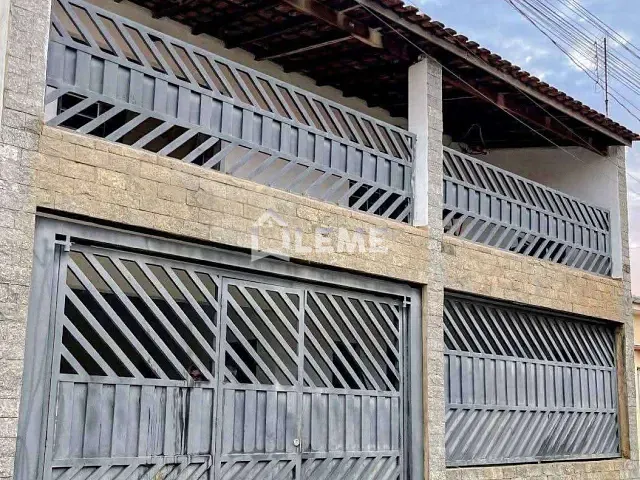Sobrado 3 quartos e 1 banheiro, à venda, no bairro Núcleo Habitacional Nenê Pereira Lima em Mococa