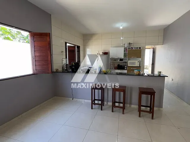 Sobrado com 360m² 4 quartos e 3 banheiros, à venda, no bairro São Francisco em Araçuaí