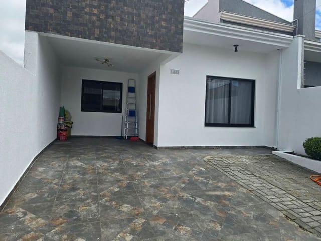 Sobrado 3 quartos e 2 banheiros, à venda, no bairro Aristocrata em São José dos Pinhais