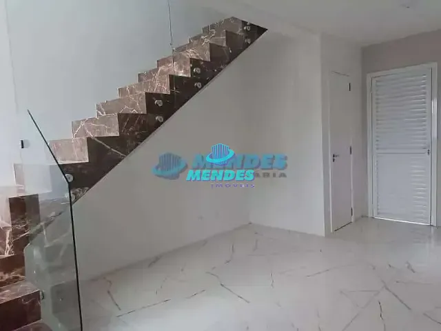 Sobrado 2 quartos e 1 banheiro, para alugar, no bairro Dona Mercedes em Gravataí