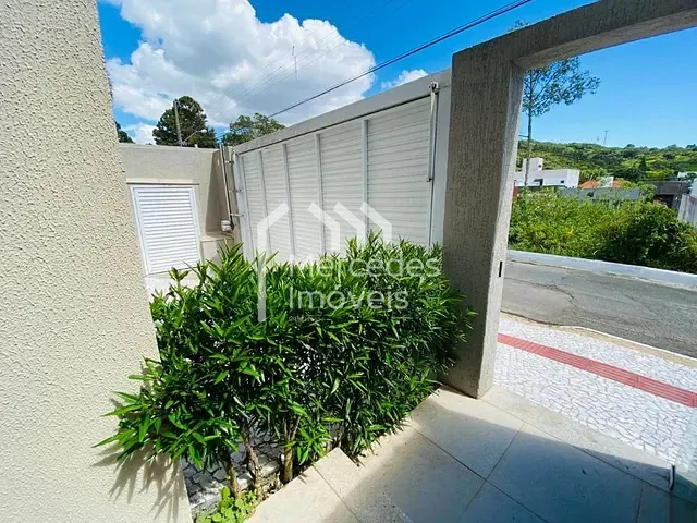 Sobrado com 180m² 3 quartos e 4 banheiros, à venda, no bairro Praia dos Amores em Balneário Camboriú