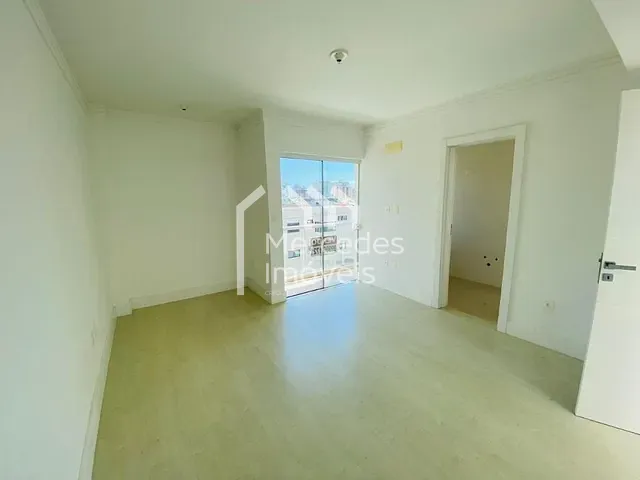 Sobrado com 180m² 3 quartos e 4 banheiros, à venda, no bairro Praia dos Amores em Balneário Camboriú