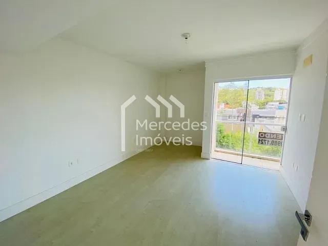 Sobrado com 180m² 3 quartos e 4 banheiros, à venda, no bairro Praia dos Amores em Balneário Camboriú