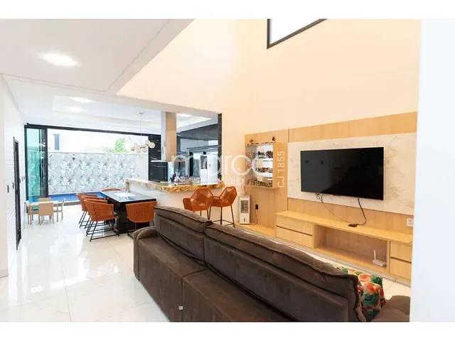 Sobrado com 326m² 4 quartos e 5 banheiros, à venda, no bairro Residencial Parqville Jacarandá em Aparecida de Goiânia