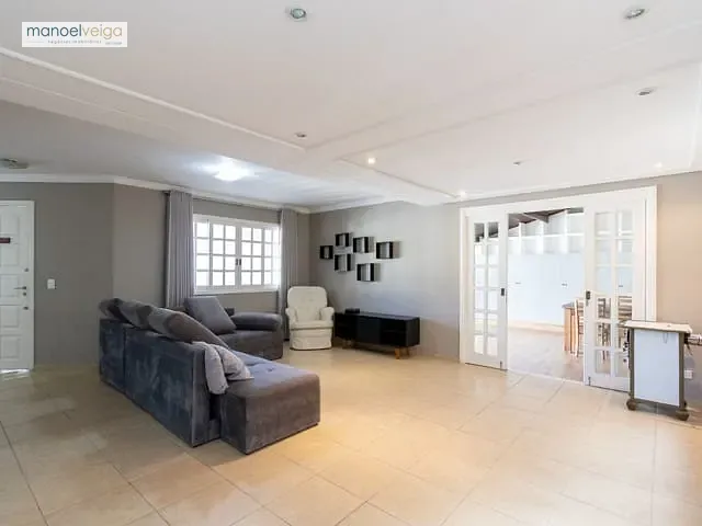 Sobrado com 227m² 3 quartos e 3 banheiros, para alugar, no bairro Boa Vista em Curitiba