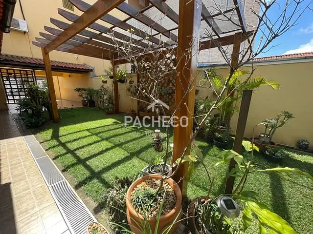 Sobrado com 300m² 3 quartos e 3 banheiros, à venda, no bairro Jardim Residencial Mariana em Santa Bárbara D'Oeste