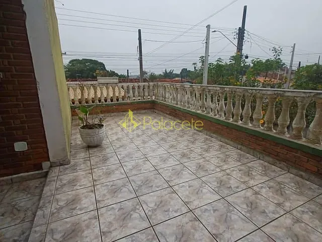Sobrado 3 quartos e 3 banheiros, à venda, no bairro Vila São Benedito em Pindamonhangaba