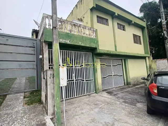 Sobrado 3 quartos e 3 banheiros, à venda, no bairro Vila São Benedito em Pindamonhangaba