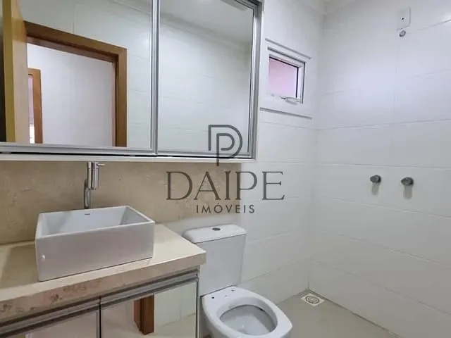 Sobrado com 450m² 6 quartos e 3 banheiros, à venda, no bairro Centro em Tramandaí