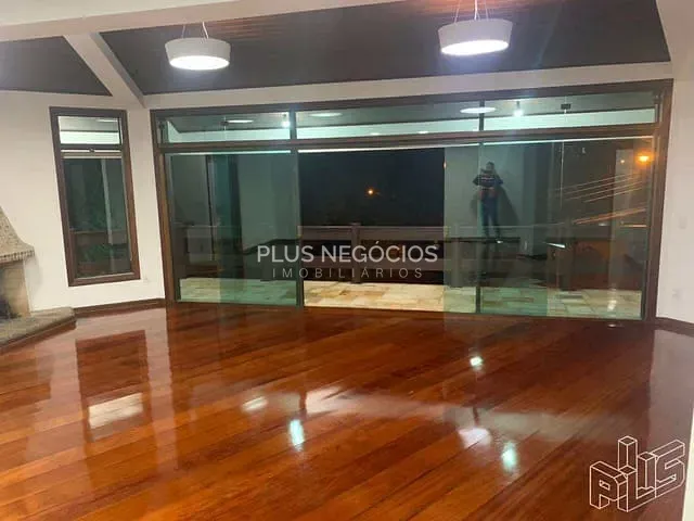 Sobrado com 502m² 3 quartos e 4 banheiros, à venda, no bairro Jardim Emília em Sorocaba