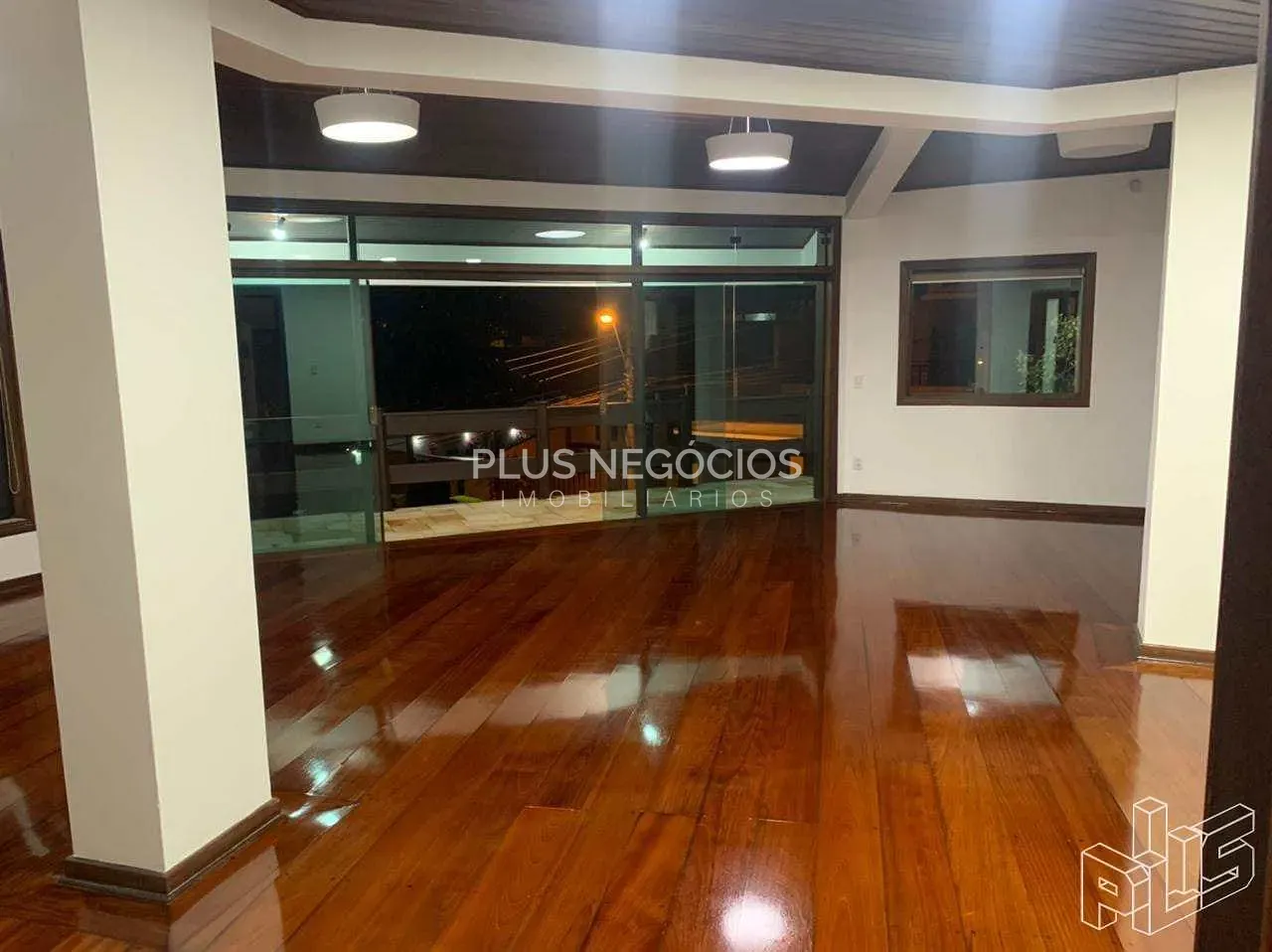 Sobrado, 3 quartos, 308 m² - Foto 2