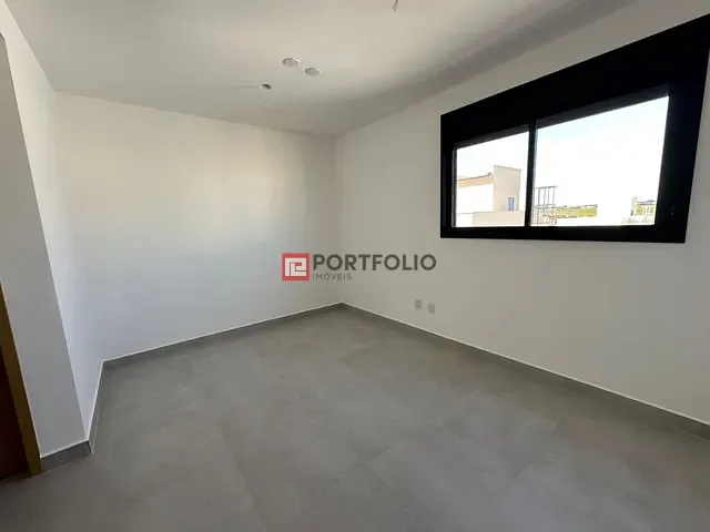 Sobrado com 200m² 4 quartos e 4 banheiros, à venda, no bairro Conjunto Residencial Storil em Aparecida de Goiânia