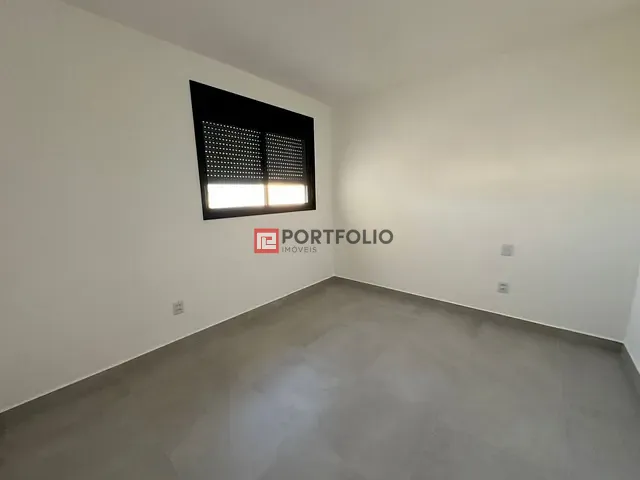 Sobrado com 200m² 4 quartos e 4 banheiros, à venda, no bairro Conjunto Residencial Storil em Aparecida de Goiânia