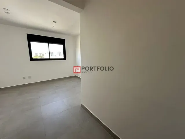Sobrado com 200m² 4 quartos e 4 banheiros, à venda, no bairro Conjunto Residencial Storil em Aparecida de Goiânia