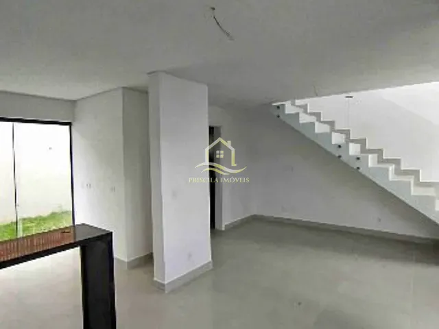Sobrado com 100m² 2 quartos e 3 banheiros, à venda, no bairro Boraceia em Bertioga