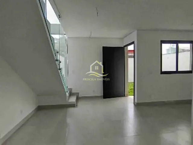 Sobrado com 100m² 2 quartos e 3 banheiros, à venda, no bairro Boraceia em Bertioga